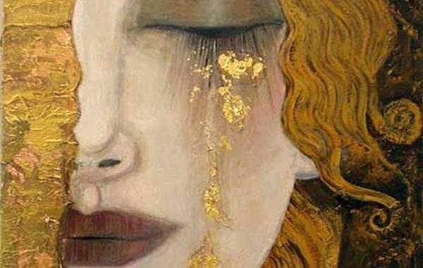 mujer con lágrima